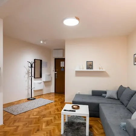 Apartment Place *